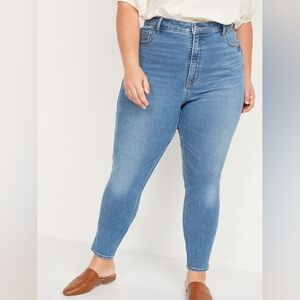 {Old Navy} Extra High Waisted Rockstar 360 Stretch Super Skinny Jeans - Size 16